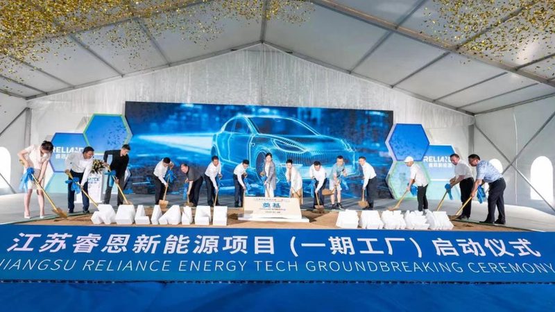 商业区光储充解决方案：成本构成与考量因素**